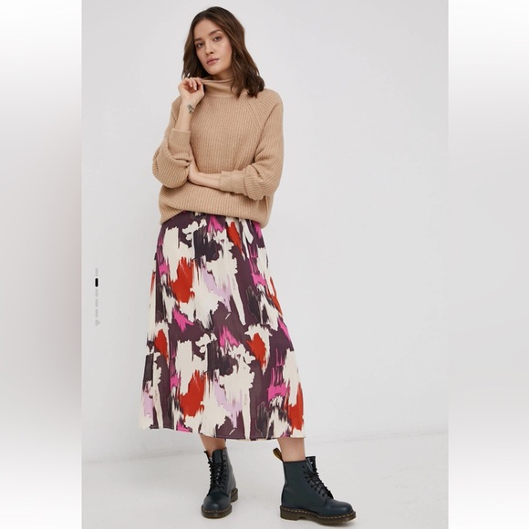 NWT Knitted oversize women's sweater beige color size XS - Picture 2 of 6